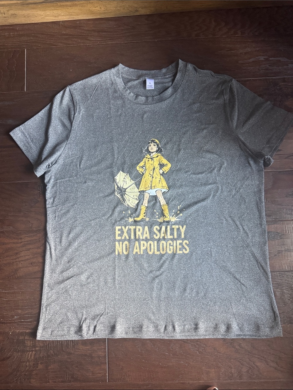 NWOT Gray Short Sleeve Tee with Yellow VINTAGE Graphic - Size XL